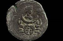 Moneta di bronzo scoperta al largo di Haifa