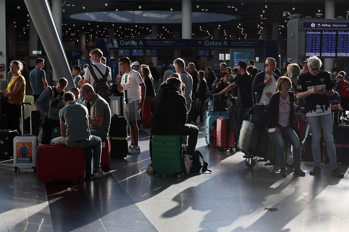 Lufthansa strike More than 1,000 flights cancelled as staff walk out