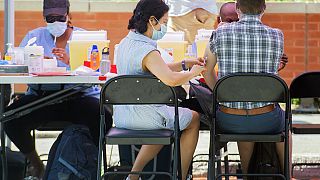 Ein Mann bekommt in Montréal eine Impfung gegen Affenpocken, 23.07.2022