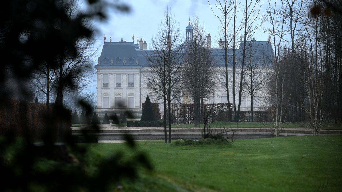 قصر لويس الرابع عشر في لوفيسيان بفرنسا الذي يمتلكه ولي العهد السعودي الأمير محمد بن سلمان والموصوف بأنه أغلى منزل في العالم.