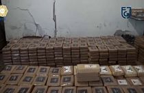 Paquetes de cocaína pertenecientes al alijo incautado. 