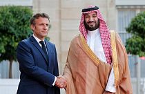 Fransa Cumhurbaşkanı Emmanuel Macron ve Suudi Arabistan Veliaht Prensi Muhammed bin Selman