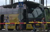 Russischer Reisebus an finnischem Grenzübergang