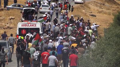 اشتباكات بين الفلسطينيين والمستوطنين في قرية المغير شرق رام الله 29/07/2022