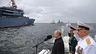 Ο Β. Πούτιν στις εκδηλώσεις για την Ημέρα του Ναυτικού στην Αγ. Πετρούπολη