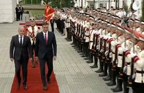 El presidente del Gobierno español Pedro Sánchez junto al primer ministro de Macedonia del Norte Dimitar Kovacevski
