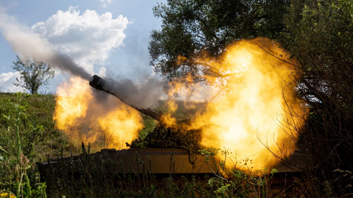 إطلاق قذيفة أوكرانية ذاتية الدفع باتجاه القوات الروسية على خط المواجهة في منطقة خاركيف