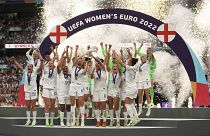 Avrupa Kadınlar Futbol Şampiyonası: Almanya'yı 2-1 yenen İngiltere, kupaya uzandı