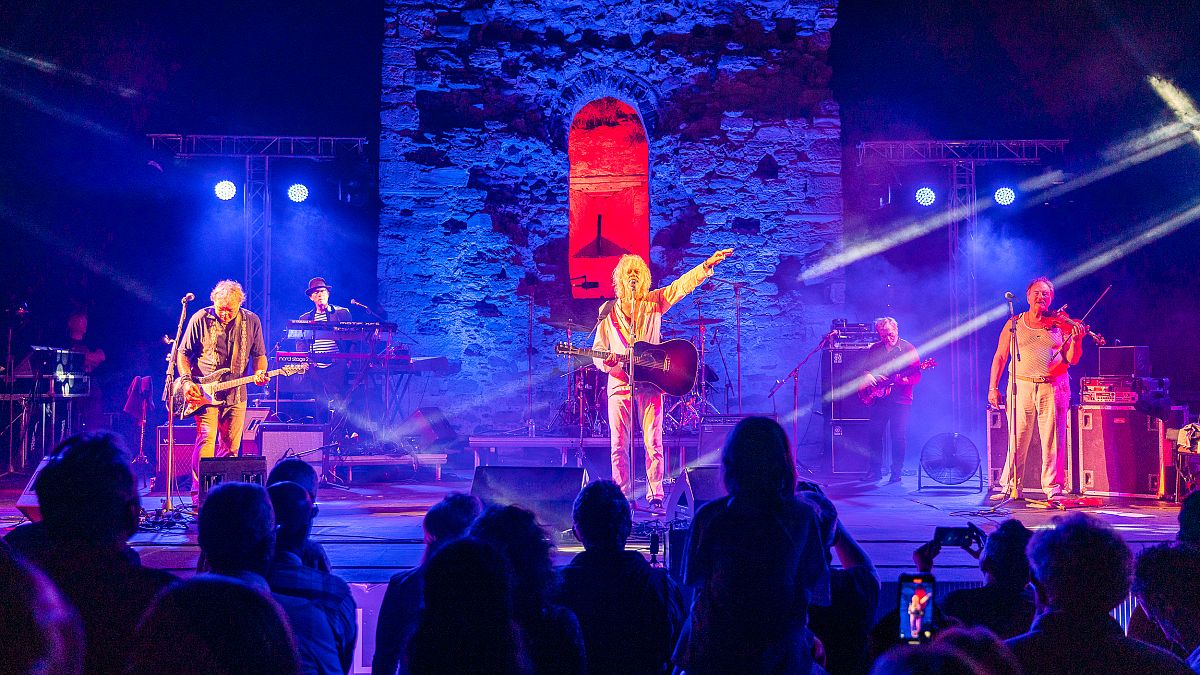 Боб Гелдоф выступает на Sani Festival в Греции