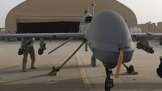 طائرة مسيرة تحمل صواريخ معدلة من نوع "هيلفاير" التي استخدمتها CIA في اغتيال أيمن الظاهري زعيم تنظيم القاعدة