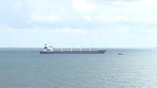 Primeiro navio carregado de cereais a sair do porto de Odessa