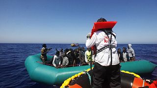 Μέλος ΜΚΟ που επιχειρεί στη Μεσόγειο (φωτογραφία αρχείου)