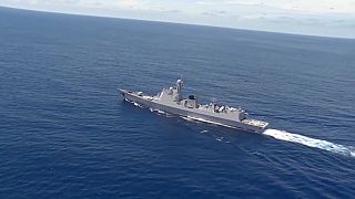 Kínai hadihajó gyakorlat közben Tajvan közelében