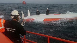 فريق إنقاد إسباني ينتشل بحارا فرنسيا انقلب قاربه الشراعي يوم الثلاثاء