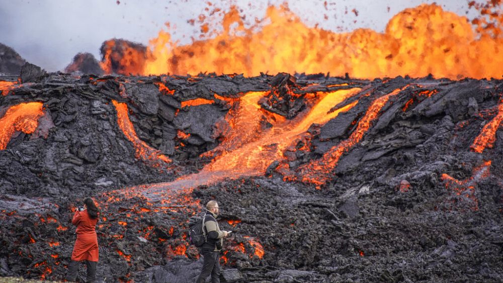 VIDEO Watch Red lava spews from volcanic eruption in Iceland Euronews