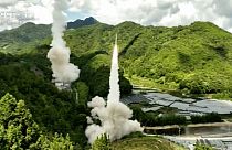 Kínai rakéta indul a Tajvani-szoros felé