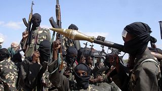 Az al-Kaidához kötődő szomáliai Al-Shabab terrorszervezet tagjai Mogadisunál