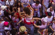 جشن و سرور در اسپانیا، عکس تزیینی است
