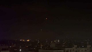 إطلاق صواريخ من غزة صوب مدن إسرائيلية.