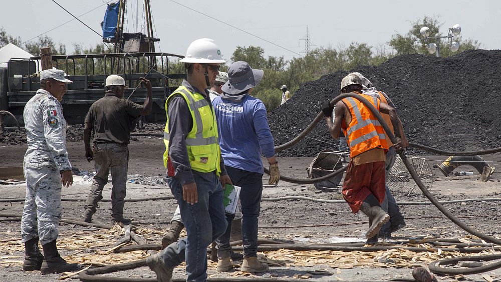 México: Diez mineros atrapados en mina de carbón inundada