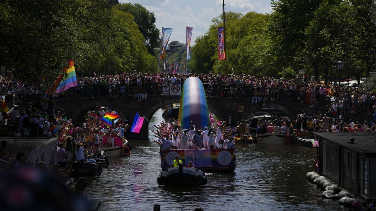 Canal Parade Amszterdamban