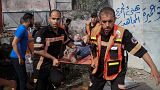 إسعاف مصاب جراء القصف الإسرائيلي على غزة
