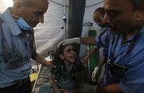 Criança ferida num hospital de Gaza