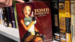 Un exemplaire du jeu "Tomb Raider II" (1997, version PC CDROM) conservé à la Bibliothèque nationale de France