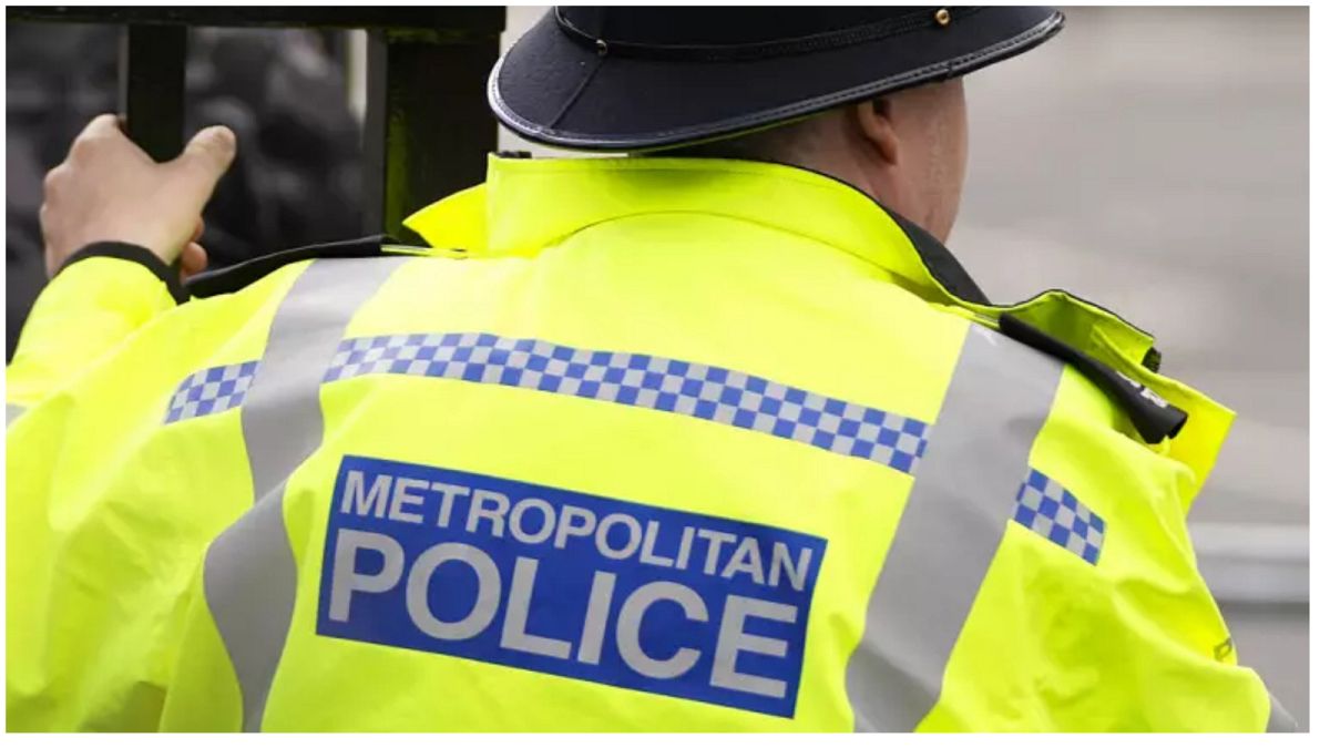 شرطي في لندن أثناء دورية في العاصمة يوم الجمعة 1 أكتوبر-تشرين الأول 2021