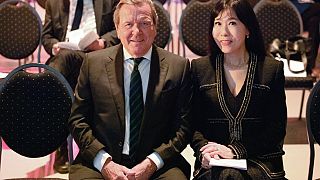 Altbundeskanzler Gerhard Schröder und seine Frau Soyeon Schroeder-Kim nehmen bei Feierlichkeiten zum 30. Jahrestag der Deutschen Einheit in Potsdam, 3. Oktober 2020.