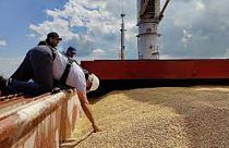 Oito navios de cereais que partem da Ucrânia