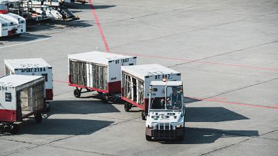 Qantas Airways senior executives will volunteer as ground staff over the next three months to combat labour shortages.