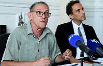 Paul Raoult, père de Sébastien Raoult, détenu au Maroc, et son avocat Philippe Ohayon à une conférence de presse à Paris, le 2 août 2022.