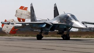 طائرة حربية روسية من طراز سو-35 في مطار حميميم في سوريا (أرشيف)