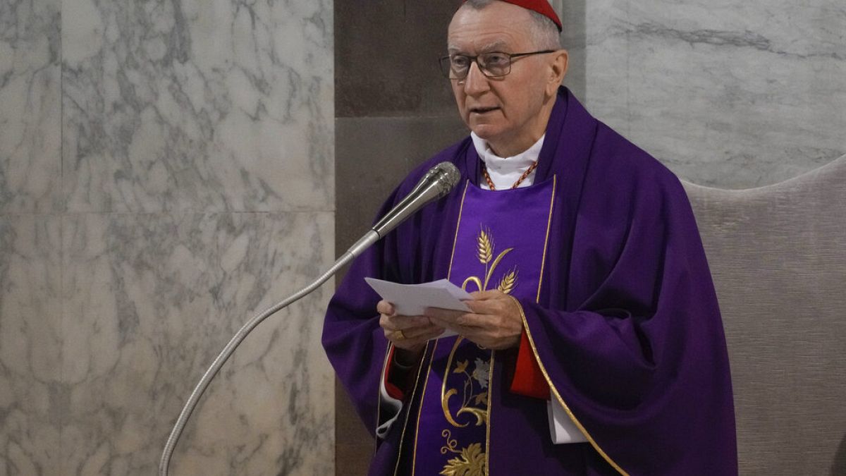 Il Cardinale Pietro Parolin, Segretario di Stato vaticano, pronuncia il suo discorso mentre celebra la Messa del Mercoledì delle Ceneri, 2 marzo 2022 
