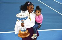 Serena Williams e la figlia Alexis Olympia Ohanian Jr. dopo aver tironfato all'ASB Classic di Auckland nel 2020