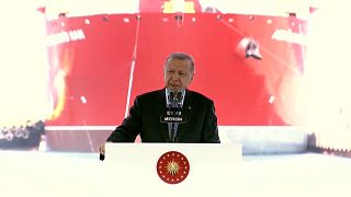 Recep Tayyip Erdoğan bei der Verabschiedung des Schiffes