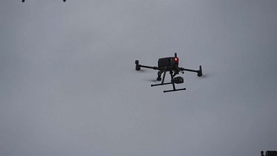 Uno de los drones de la unidad de las "luciérnagas" volando en tarea de reconocimiento