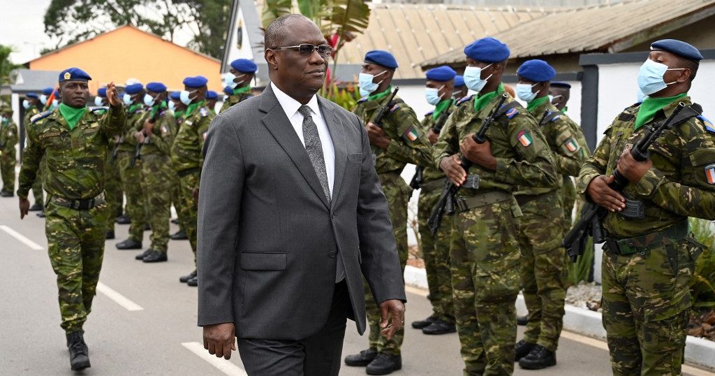 Ivorian soldiers held for a month in Mali, negotiation favoured