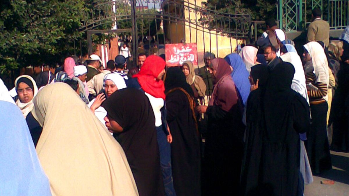 أمام جامعة الأزهر في مدينة الزقازيق بالدلتا، على بعد 80 كيلومترا شمال شرق القاهرة، مصر، السبت 8 ديسمبر 2007