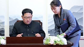زعيم كوريا الشمالية كيم جونغ أون وشقيقته