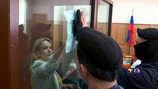 Акция Марины Овсянникова в зале суда