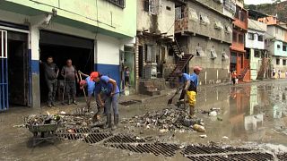 Aufräumarbeiten nach Sturzfluten im Norden Venezuelas
