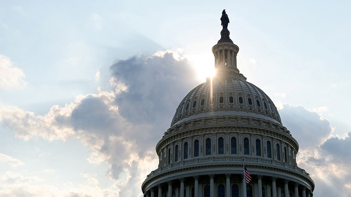 قبة مبنى الكابيتول "الكونغرس الأمريكي" بالعاصمة واشنطن
