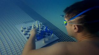 بطولة العالم للشطرنج تحت الماء في المملكة المتحدة، 15 أغسطس 2022.