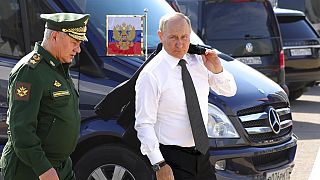 Putin llega a 'Army 2022' acompañado del ministro de Defensa
