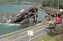 Mit Glück im Unglück: Ein Lastenwagenfahrer, der beim Einsturz auf der Brücke fuhr, kam mit dem Schrecken davon.