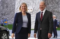 Die schwedische Ministerpräsidentin Magdalena Andersson und Bundeskanzler Olaf Scholz