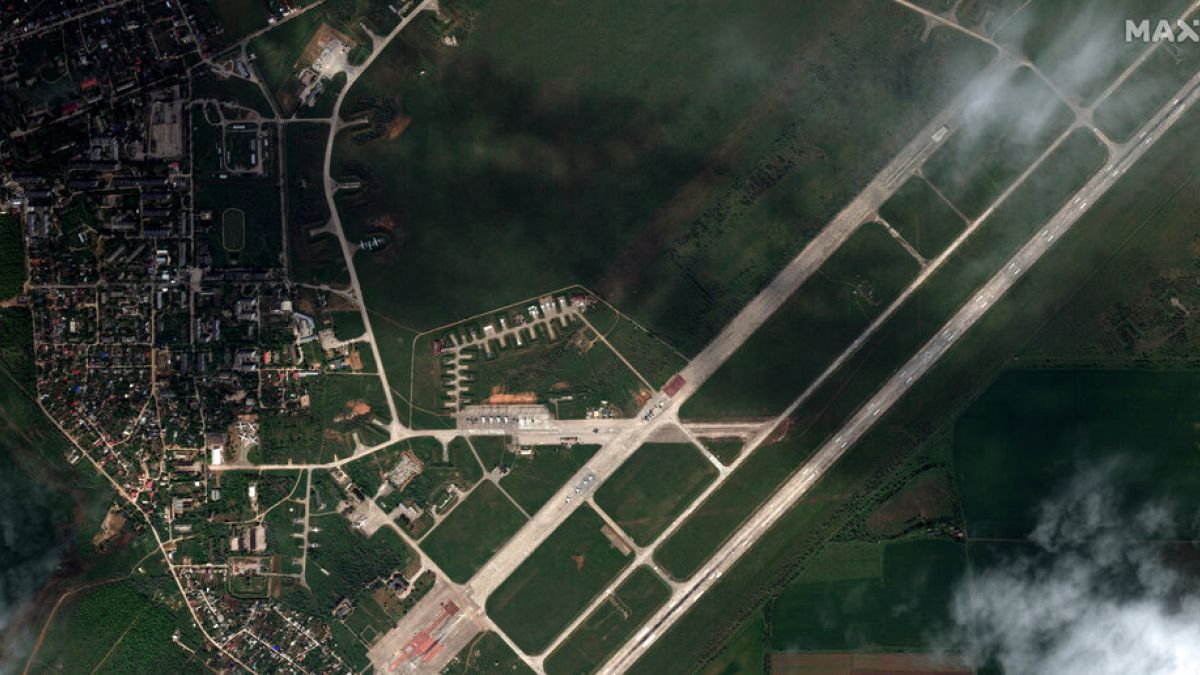 Imagem aérea de base na Crimeia onde ocorreram as explosões