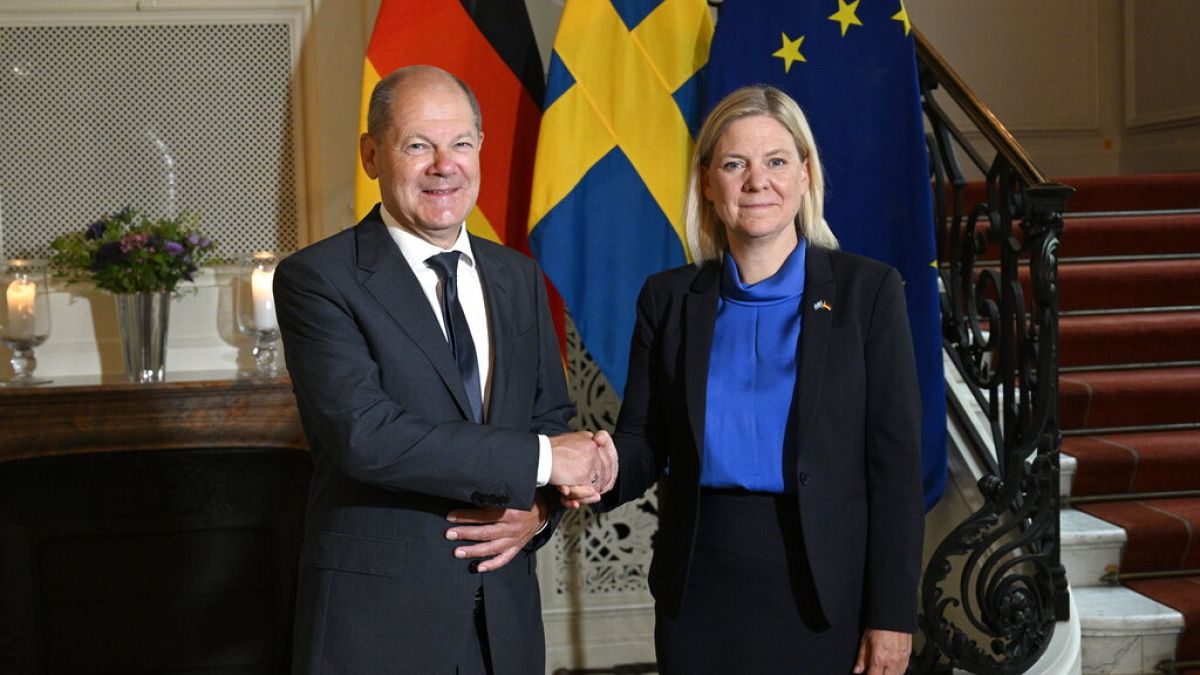 El canciller alemán, Olaf Scholz, con la primera ministra sueca, Magdalena Andersson